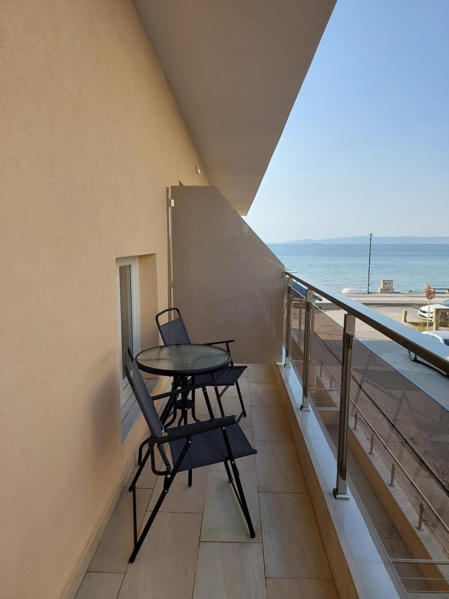Navarino Luxe Suites Peraia  Exterior photo